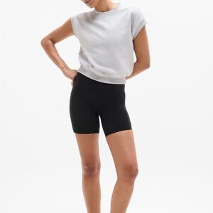 Athleta Ultmate Stash 7” Short